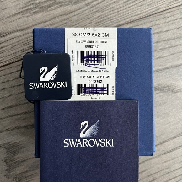 Swarovski Elvis Valentine Pendant - Picture 4 of 6